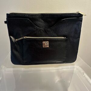 Liz Claiborne Black Pebble Leather Clutch with Smartphone Smartbank Charger